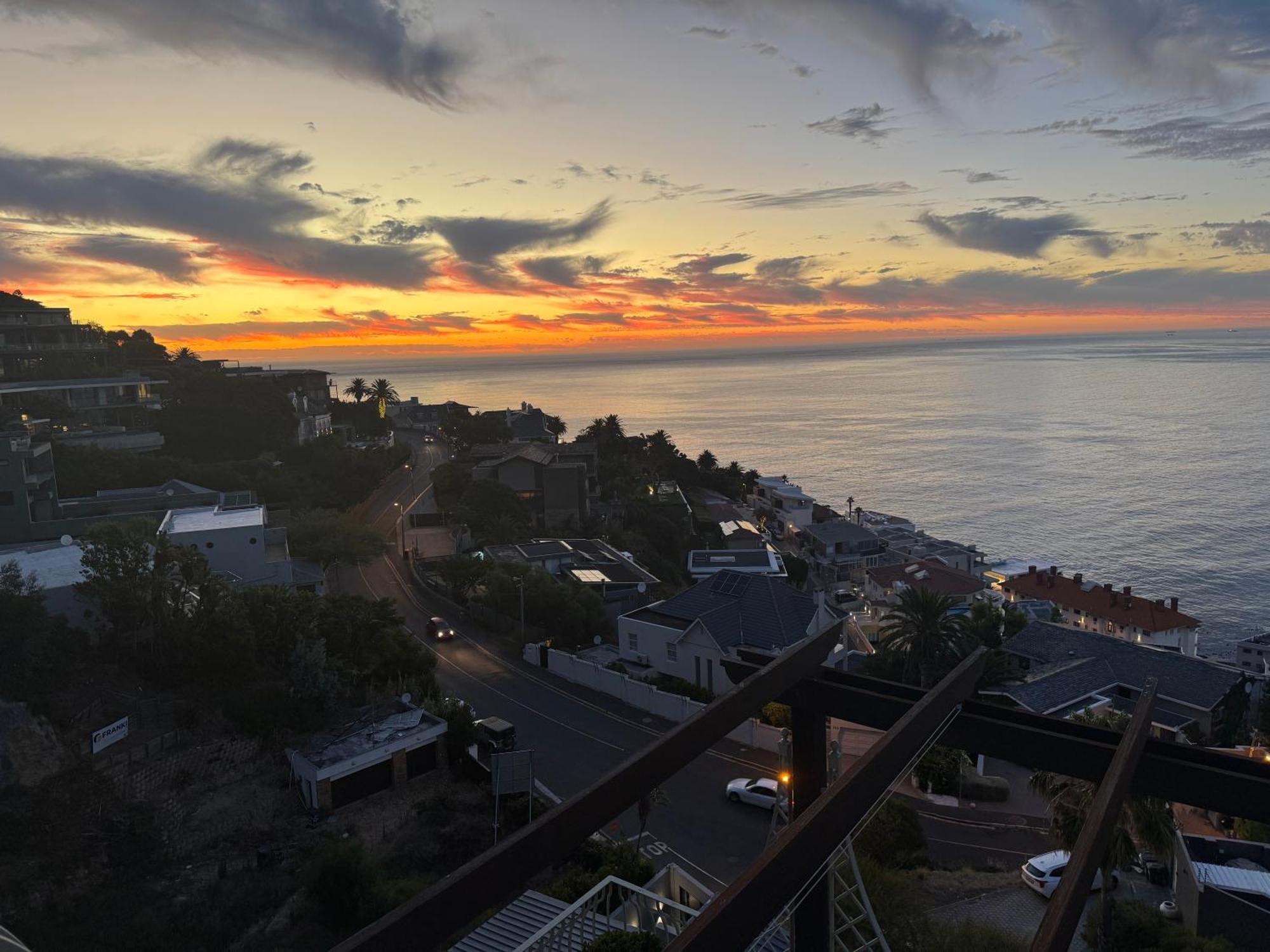 Villa Del Mar - "Luxurious En-Suite Bedroom With Lounge And Stunning Sea View Balcony In Bantry Bay" Cape Town Exterior photo
